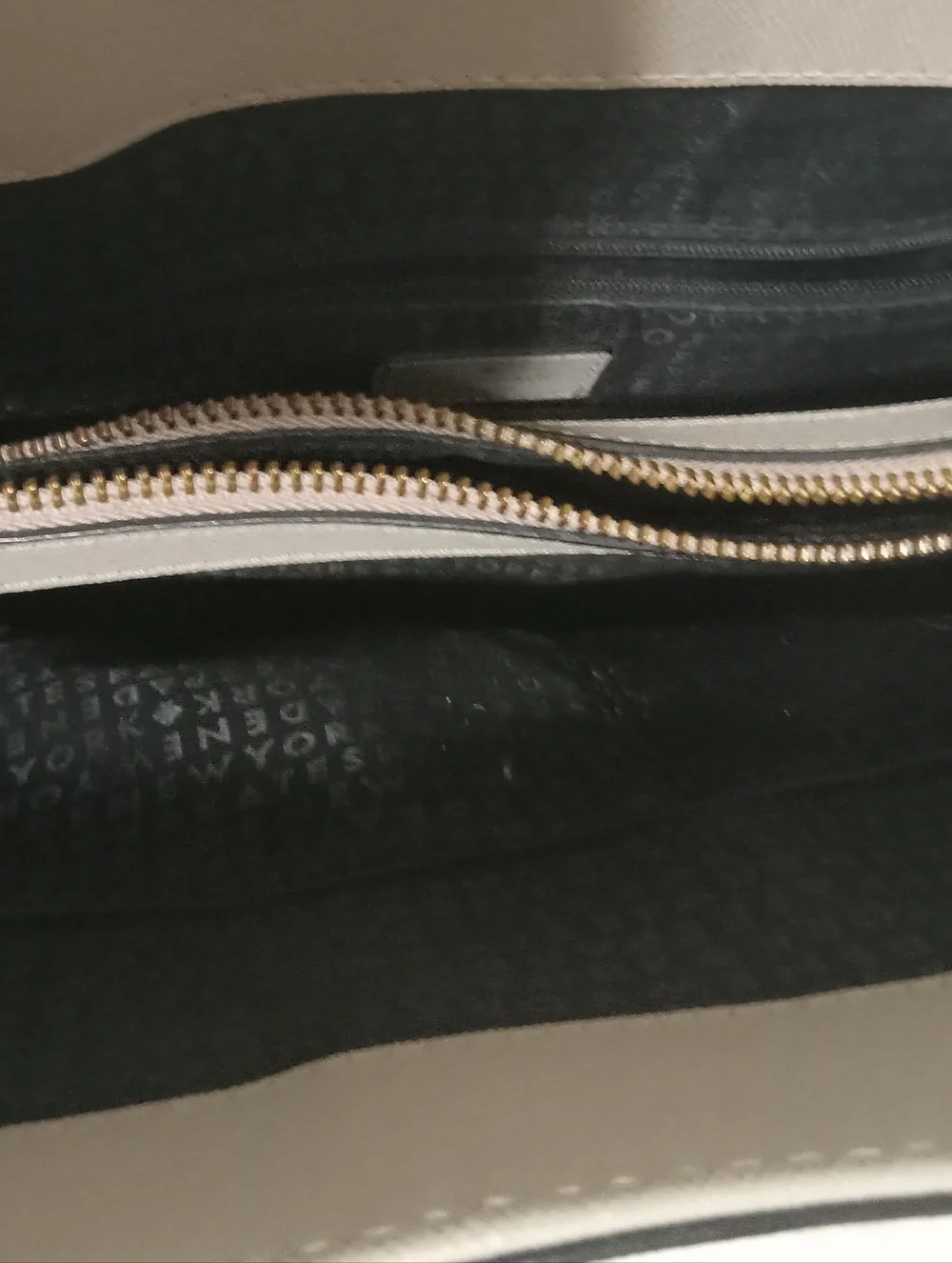 Kate Spade Two-Tone Black and Cream Satchel Purse Approx 16 WideX11 High Leather - Picture 5 of 8
